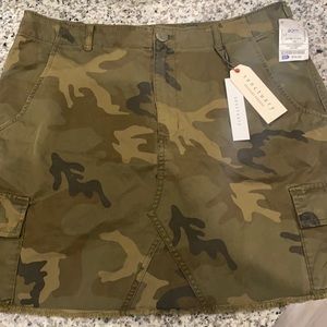 Great Camo green skirt. Never worn